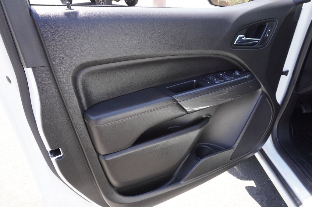 Used 2021 GMC Canyon AT4 w/ Driver Alert Package AWD/4WD image 16