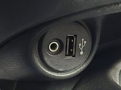 Used 2012 Nissan Juke SV image 29