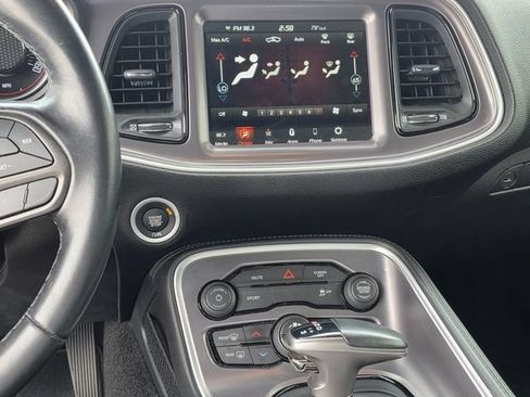 Used 2021 Dodge Challenger SXT RWD image 9