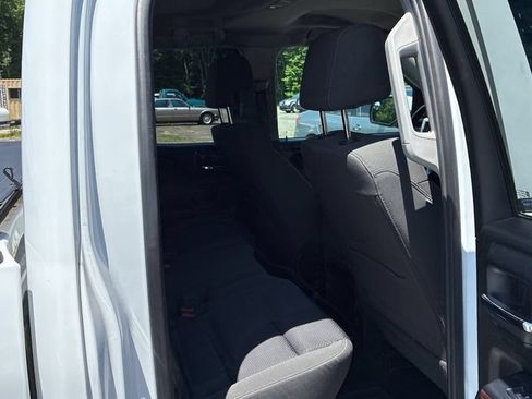 Used 2017 GMC Sierra 1500 SLE w/ SLE Value Package AWD/4WD image 16