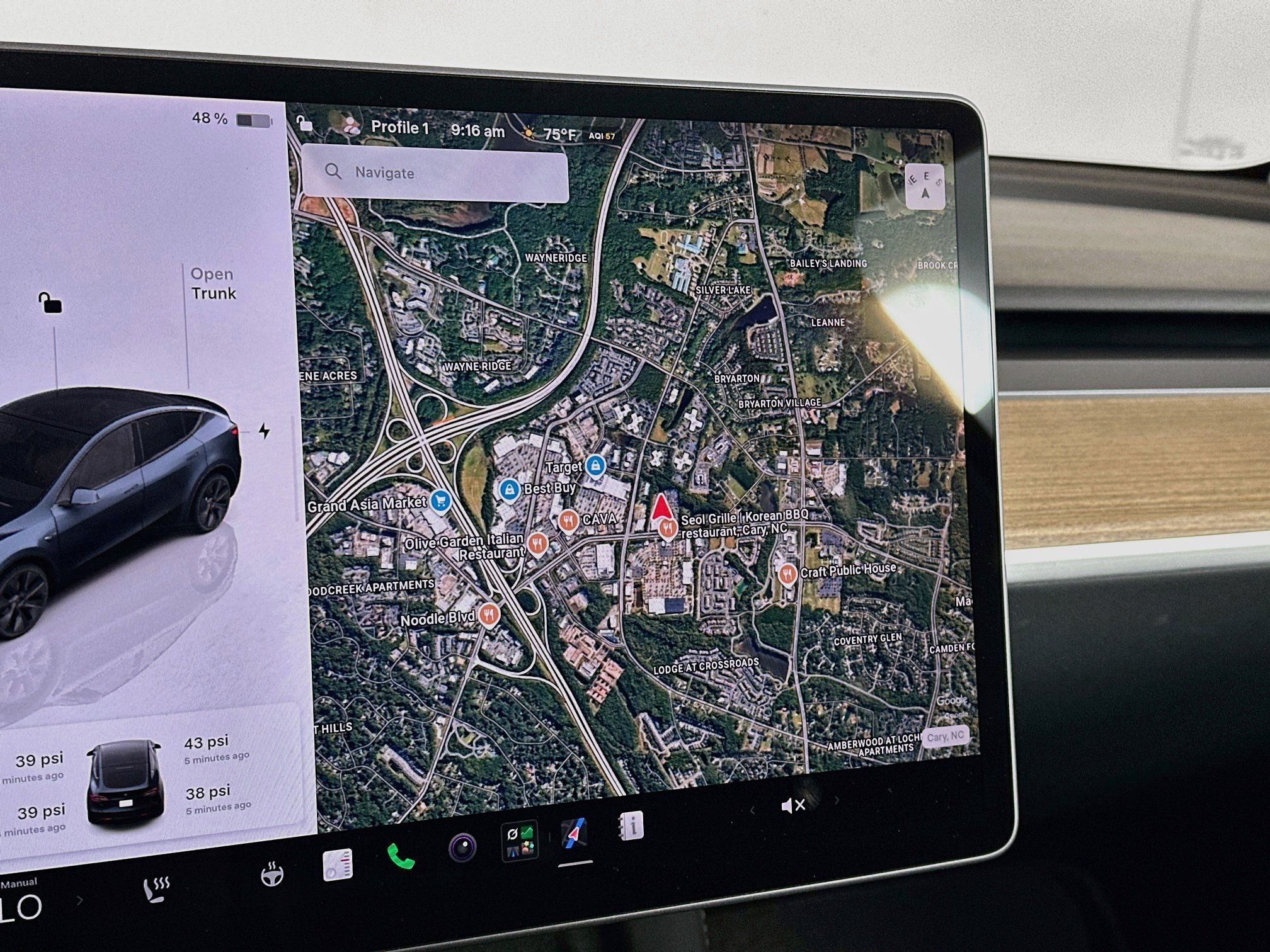 Used 2025 Tesla Model Y Long Range RWD image 21