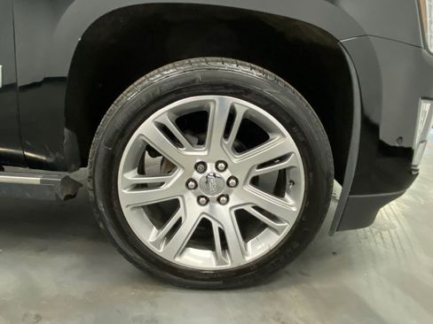 Used 2017 Cadillac Escalade Premium Luxury image 14