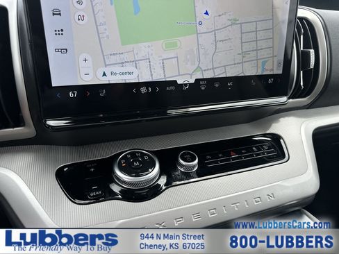 Used 2025 Ford Expedition Active AWD/4WD image 19