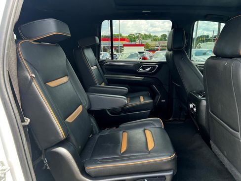 Used 2022 GMC Yukon XL AT4 image 25