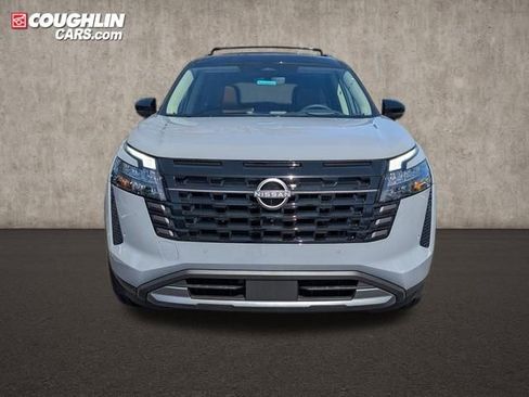 New 2026 Nissan Pathfinder Platinum image 2