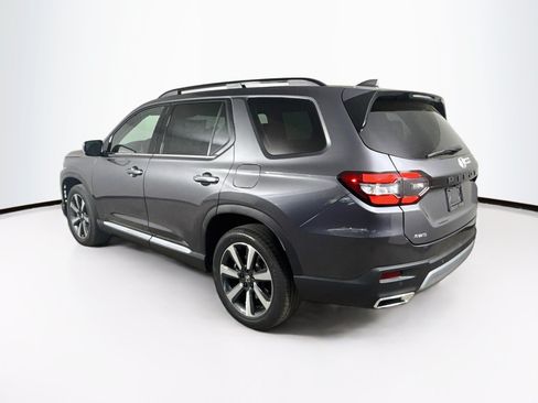 Certified 2025 Honda Pilot Touring image 32