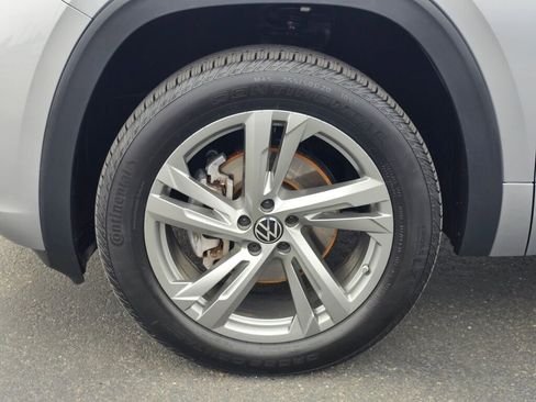 Certified 2024 Volkswagen Atlas Cross Sport SEL R-Line AWD/4WD image 8