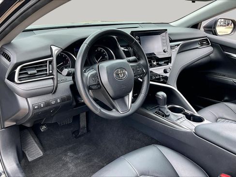 Used 2023 Toyota Camry SE FWD image 17