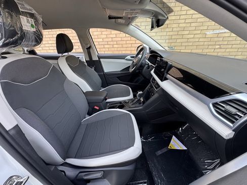 New 2026 Volkswagen Taos SE AWD/4WD image 7