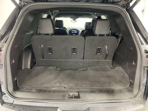Used 2023 Chevrolet Traverse RS FWD image 27