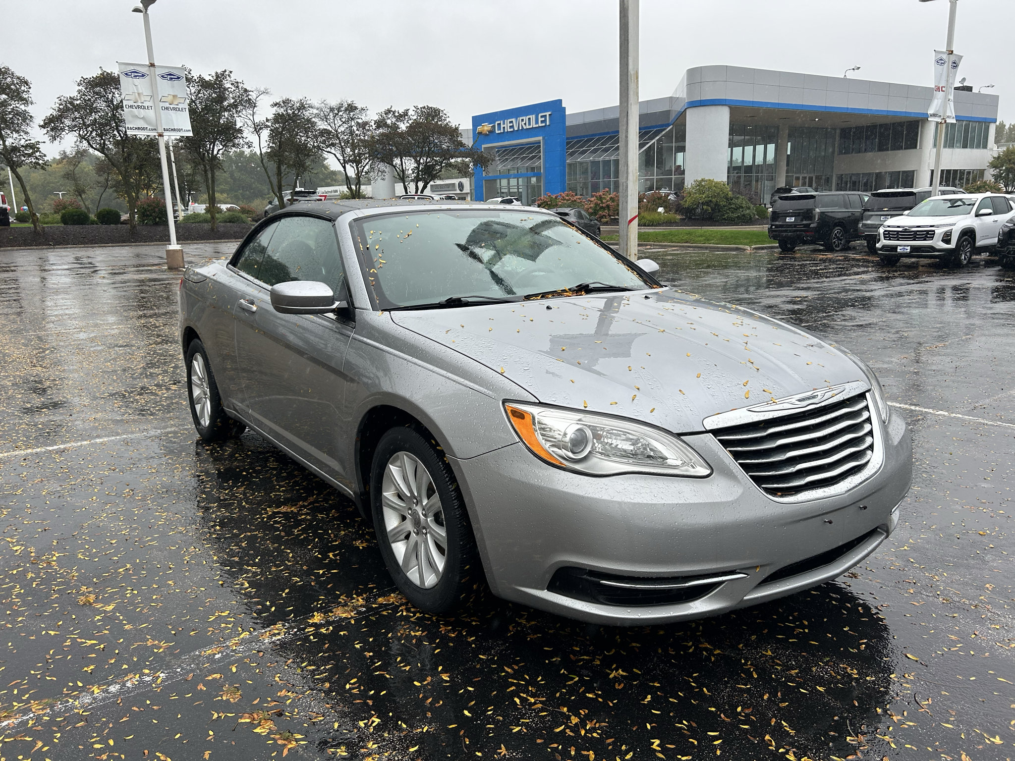Used 2014 Chrysler 200 Touring w/ Cold Weather Group FWD image 1