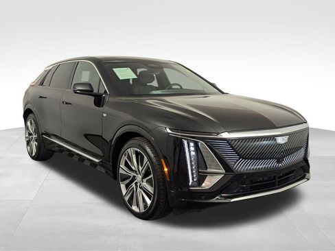 Used 2024 Cadillac Lyriq Luxury w/ LPO, Floor Liner Package image 25