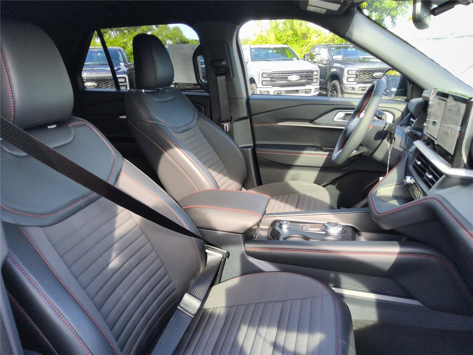 New 2027 Ford Explorer ST-Line w/ Premium Package RWD image 32