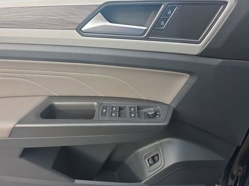 Used 2022 Volkswagen Atlas Cross Sport SE w/ Panoramic Sunroof Package AWD/4WD image 19