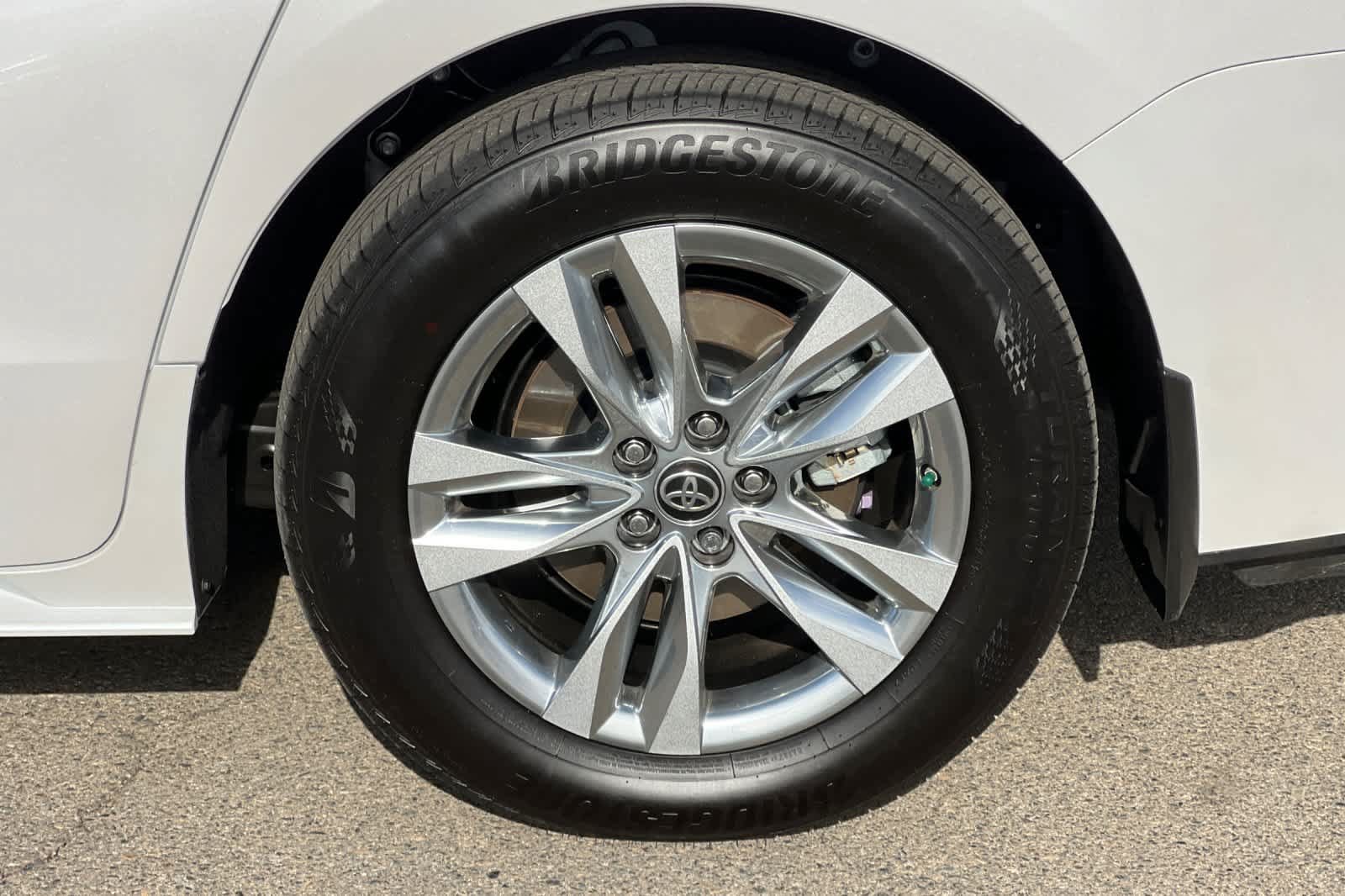 Used 2025 Toyota Sienna XLE w/ XLE Plus Package AWD/4WD image 25