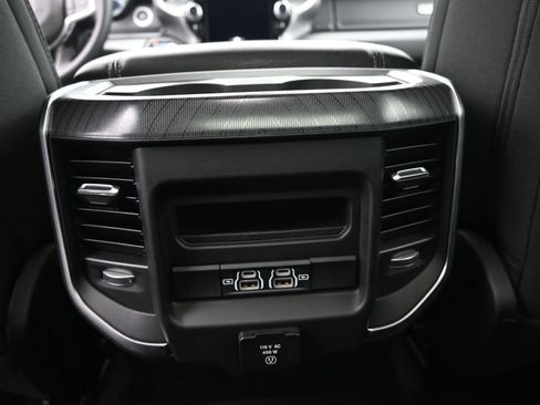 Used 2025 RAM 1500 Big Horn AWD/4WD image 17
