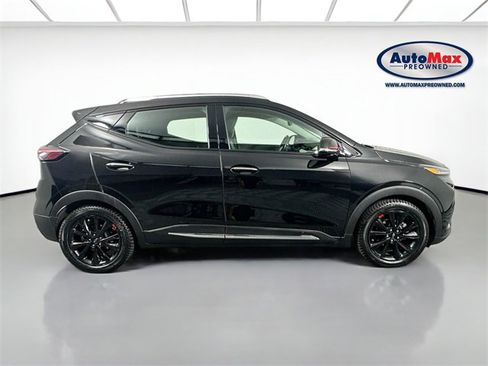 Used 2023 Chevrolet Bolt EUV Premier w/ Sun & Sound Package image 10