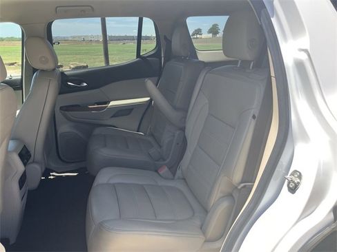 Used 2019 GMC Acadia Denali image 16