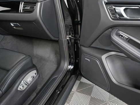 Certified 2026 Porsche Macan Turbo AWD/4WD image 23