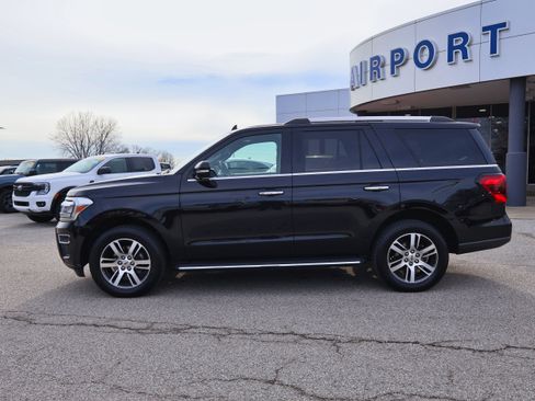 Used 2022 Ford Expedition Limited image 2