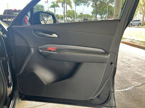 Used 2025 Cadillac XT4 Premium Luxury FWD image 29