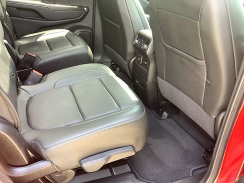 Used 2023 GMC Acadia SLT w/ Preferred Package AWD/4WD image 26