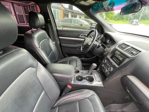 Used 2016 Ford Explorer XLT w/ Equipment Group 202A FWD image 35