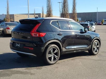 Used 2023 Volvo XC40 B5 Plus