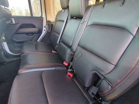 Used 2022 Jeep Wrangler Unlimited Rubicon w/ Cold Weather Group image 3