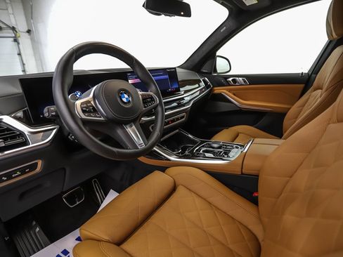 Certified 2026 BMW X7 xDrive40i w/ M Sport Package AWD/4WD image 10