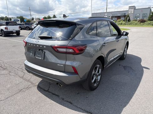 Used 2023 Ford Escape ST-Line w/ Tech Pack #1 AWD/4WD image 3