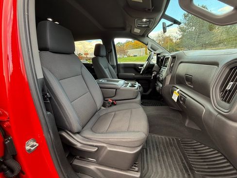Certified 2019 Chevrolet Silverado 1500 Custom Trail Boss w/ Custom Convenience Package image 26