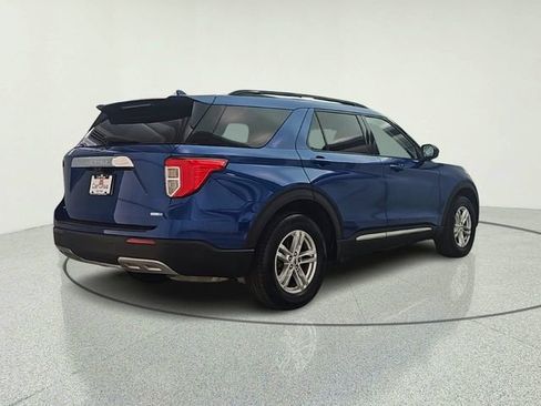 Used 2020 Ford Explorer XLT w/ Equipment Group 202A AWD/4WD image 6