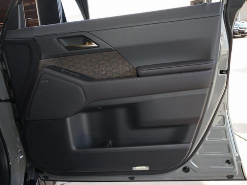 Used 2025 Lexus GX 550 image 26