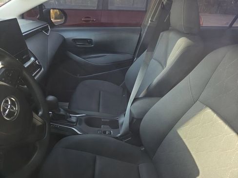 Used 2025 Toyota Corolla LE w/ LE Premium Package image 9