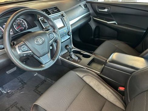 Used 2016 Toyota Camry SE FWD image 10