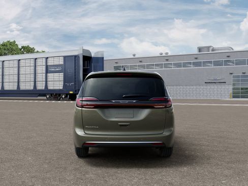 New 2027 Chrysler Pacifica Select FWD image 7