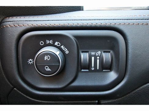 Used 2020 RAM 1500 Limited image 18