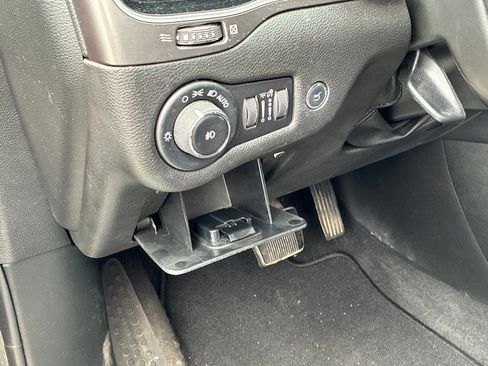 Used 2019 Jeep Cherokee Limited AWD/4WD image 20