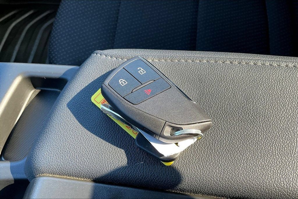 Used 2025 Chevrolet Silverado 2500 W/T RWD image 27