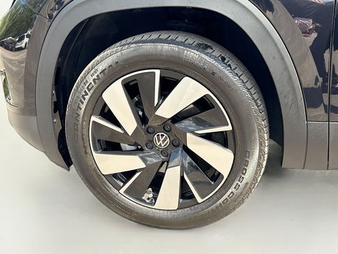 Used 2024 Volkswagen Atlas Cross Sport SE AWD/4WD image 42