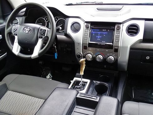 Used 2017 Toyota Tundra SR5 AWD/4WD image 30