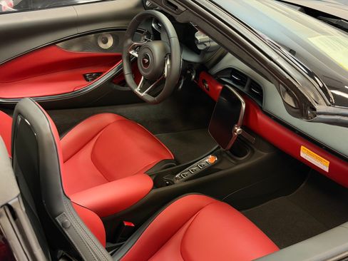 Used 2026 McLaren Artura Spider RWD image 14