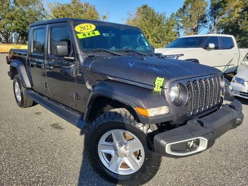Used 2023 Jeep Gladiator Sport image 8