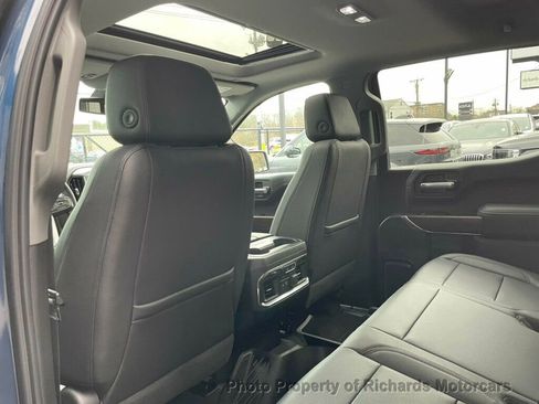 Used 2019 GMC Sierra 1500 SLT w/ SLT Convenience Package AWD/4WD image 18