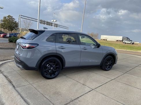 Used 2024 Honda HR-V Sport image 11