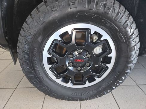 Used 2025 Toyota 4Runner TRD Off-Road Premium AWD/4WD image 10