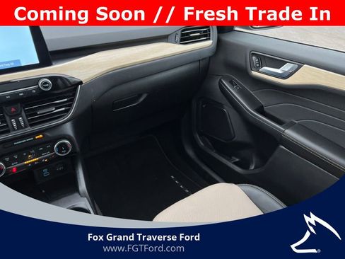 Certified 2022 Ford Escape Titanium w/ Titanium Elite Package image 31