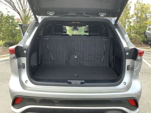 Used 2023 Toyota Highlander XSE image 35