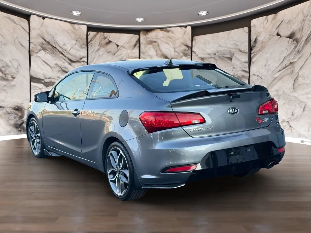 Used 2016 Kia Forte Koup EX FWD image 5